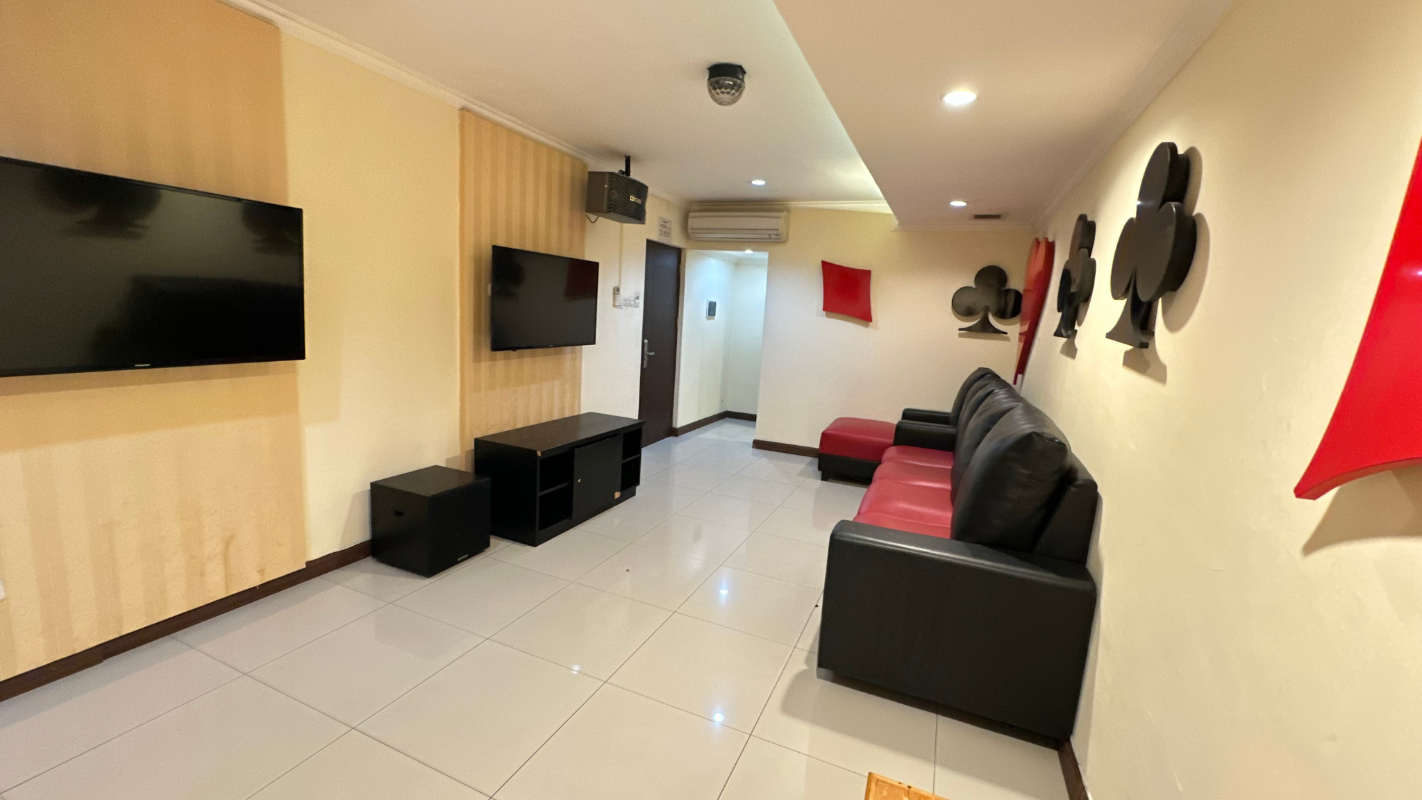 MUA Room